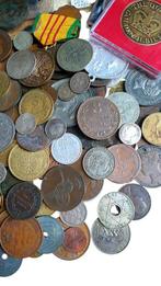 Monde. Collection of world coins and medals. Dating back to