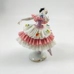 Aelteste Volkstedter - Beeldje - Dresden lace porcelain