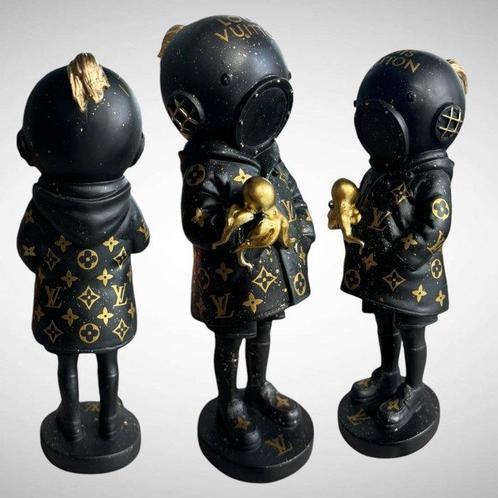 AmsterdamArts - Banksy x Louis Vuitton deep sea diver gold, Antiquités & Art, Art | Peinture | Moderne