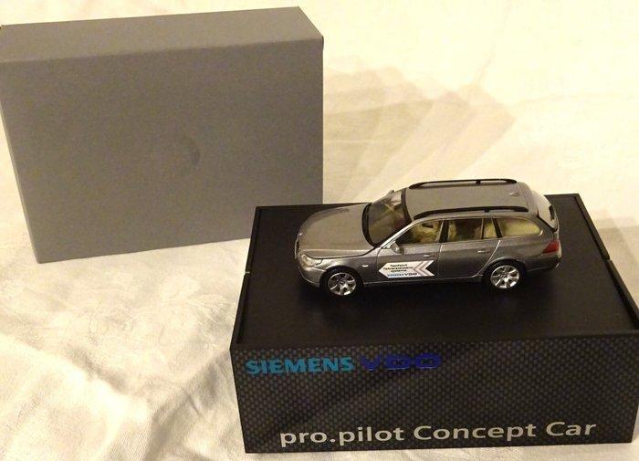 Kyosho 1:43 - Modelauto - BMW 5er Touring E61 -, Hobby & Loisirs créatifs, Voitures miniatures | 1:5 à 1:12