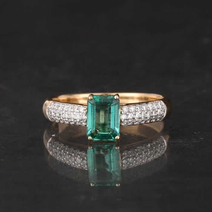 Ring - 14 karaat Geel goud - 1.22ct. tw. Smaragd - Diamant -, Handtassen en Accessoires, Ringen