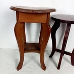 Bijzettafel - Eik - Twee bijzet / plantentafels, Antiek en Kunst