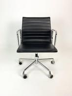 Vitra - Charles & Ray Eames - Stoel - EA108 - Aluminium,, Antiek en Kunst