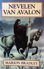 Nevelen van Avalon 9789022523131, Boeken, Verzenden, Gelezen, Marion Zimmer Zimmer Bradley