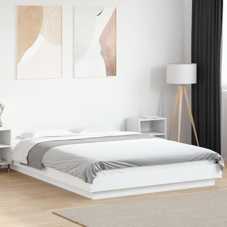 vidaXL Bedframe bewerkt hout wit 140x200 cm, Maison & Meubles, Chambre à coucher | Lits, Envoi