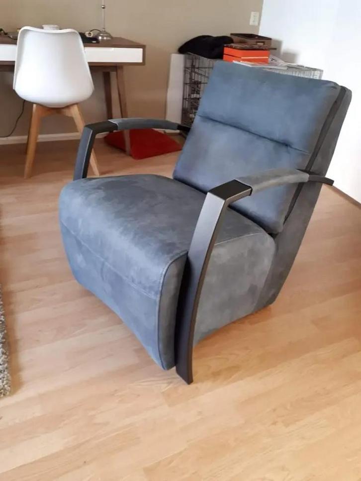 Fauteuil met stalen frame - blauw leer, Huis en Inrichting, Fauteuils, Nieuw, Ophalen of Verzenden
