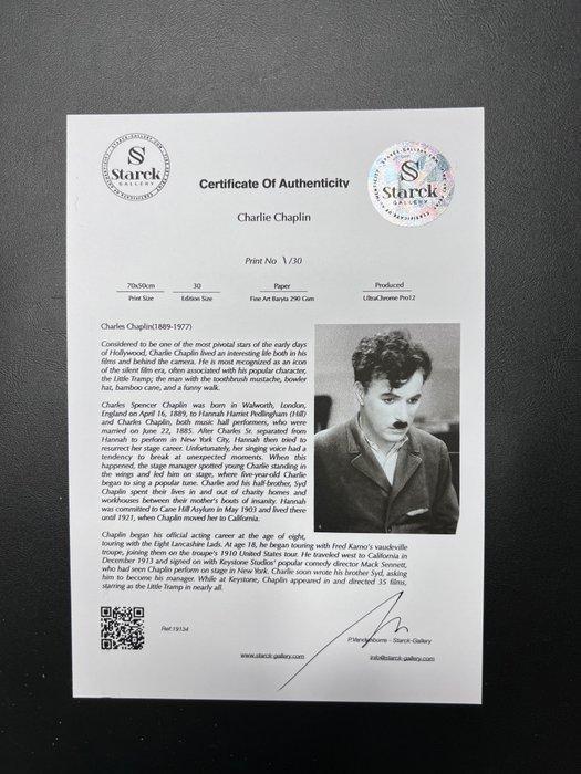 Charlie Chaplin 1917 - Fine Art Photography - Luxury Wooden, Verzamelen, Film en Tv