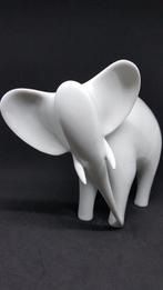 Royal Dux - Beeldje - White Elephant - Porselein, Antiek en Kunst