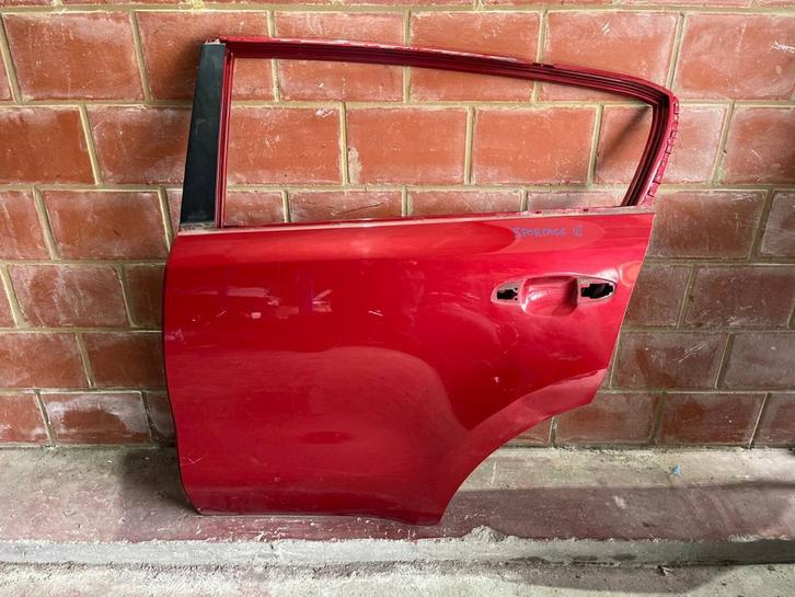 Porte arr. gauche KIA Sportage IV 2016 - 2021 Rouge, Auto-onderdelen, Carrosserie, Ophalen