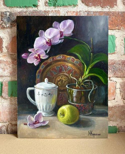 Merie Khys (XX-XXI) - Orchid and copper tray, Antiek en Kunst, Kunst | Schilderijen | Klassiek