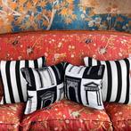 A new set of four cushions made with Timney Fowler fabric -, Antiek en Kunst
