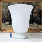 CVV Vianne - Art Deco - Lampe de table - Opaline, Huis en Inrichting, Nieuw