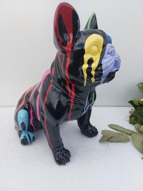 Beeld, pub or French bulldog black sitting in color paint, Antiek en Kunst, Curiosa en Brocante