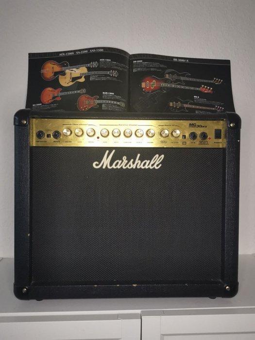 Marshall - Aantal items: 1 - Gitaarversterker - China - 2000, Musique & Instruments, Instruments à corde | Guitares | Acoustiques