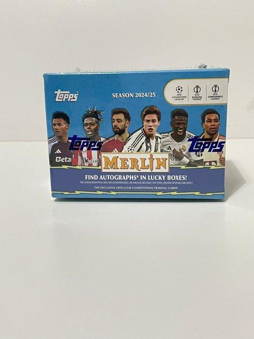 2024/25 Topps Merlin Parallel card, Gesigneerde kaart,, Verzamelen, Stickers