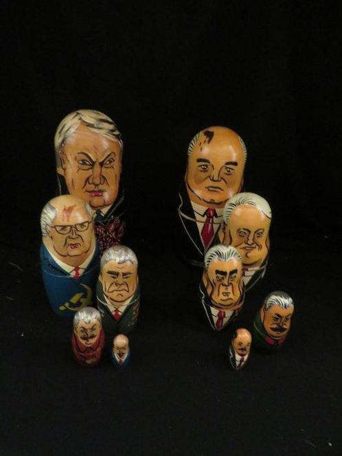 Figuur - 2 sets Russische matroesjka’s – Sovjetleiders &, Antiek en Kunst, Antiek | Speelgoed