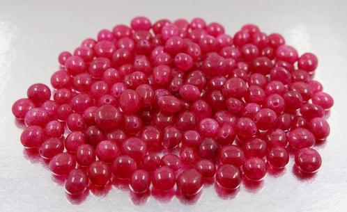 154 Ruby echt mooie handgemaakte ovale kralen 567,5 Ct., Verzamelen, Mineralen en Fossielen