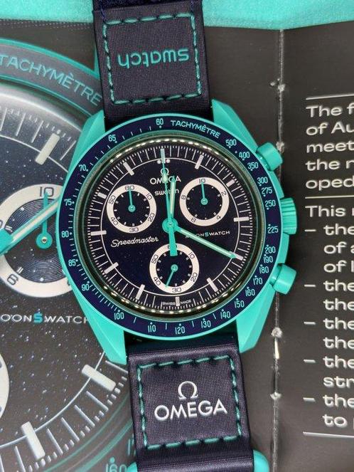 Swatch - MoonSwatch. Mission on Earth. Polar Lights. -, Handtassen en Accessoires, Horloges | Heren
