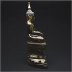 Grand Bouddha Maravijaya en bois laqué et doré - sculptuur -