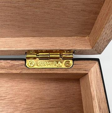 Cohiba - Sans Prix de Réserve - Boîte à cigares - Short -