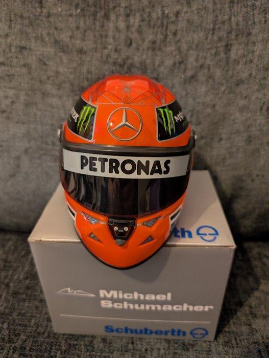 Schaal 1/2 helm - Michael Schumacher - Schuberth - 2011, Verzamelen, Automerken, Motoren en Formule 1