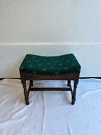 Kruk - English Elegant Donkerhouten Kruk met Gedraaide Poten