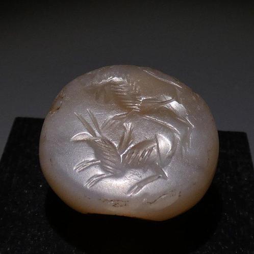 Sassanidische Rijk Kornalijn Leeuw met geit. 22 mm H. 224 -, Verzamelen, Mineralen en Fossielen