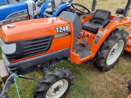 Kubota T240 Vierwielaangedreven Minitractor met grondfrees, Zakelijke goederen, Landbouw | Tractoren