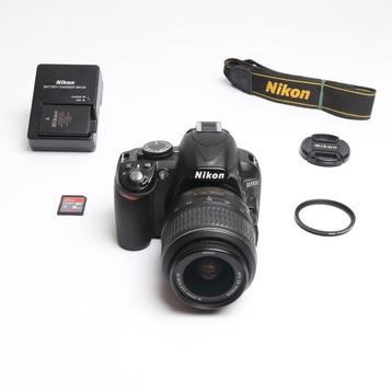 Nikon D3100 + Nikon AF-S 18-55mm f/3.5-5.6 G VR Digitale