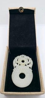 Amulette pendentif double dragon Hongshan et cigale en jade