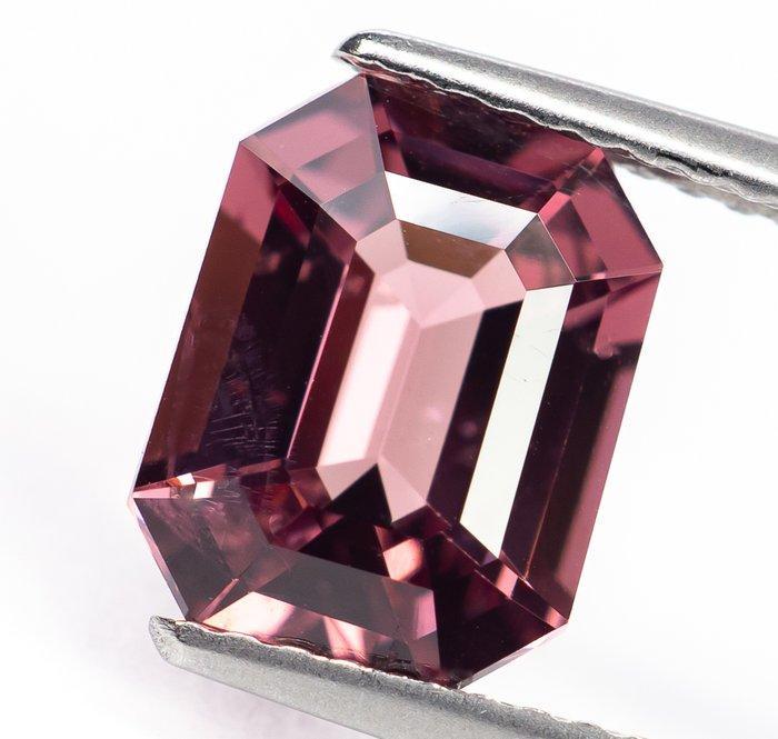 Zonder Minimumprijs Spinel - 2.69 ct - Antwerp Laboratory, Handtassen en Accessoires, Edelstenen