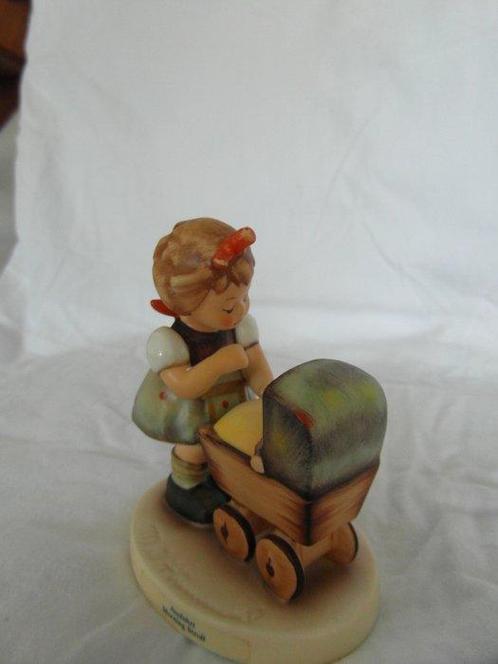 Goebel - Figurine - Hummel 67 doll Mother - TMK7 -, Antiek en Kunst, Curiosa en Brocante