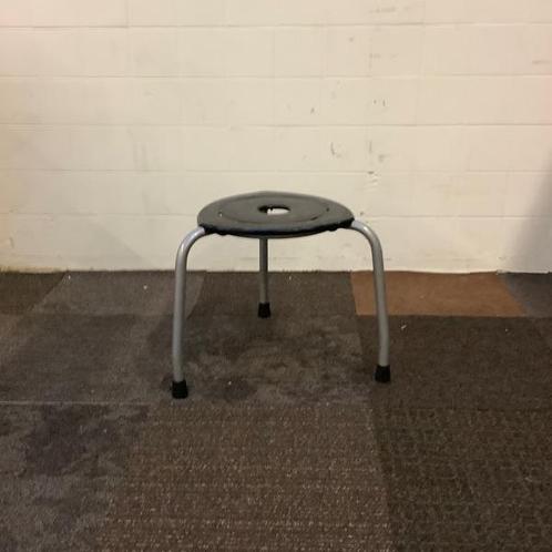Tweedehands ahrend 262 kruk, drie poots, zith. 40 cm,  zwart, Huis en Inrichting, Barkrukken, Gebruikt