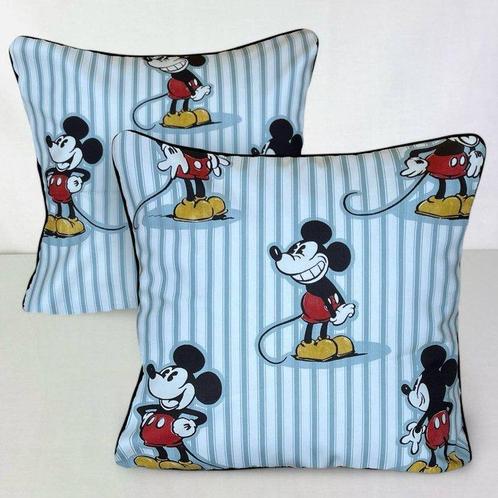 New pair of cushions made with Disney Home x Sanderson, Huis en Inrichting, Overige Huis en Inrichting