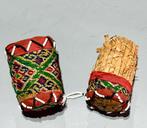 Smalle met kraaltjes versierde container van het Dayak-volk,, Antiek en Kunst