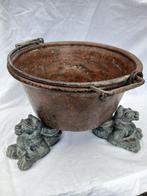 Standaard (3) - Aardewerk - bloempot voet leeuwen, Antiek en Kunst