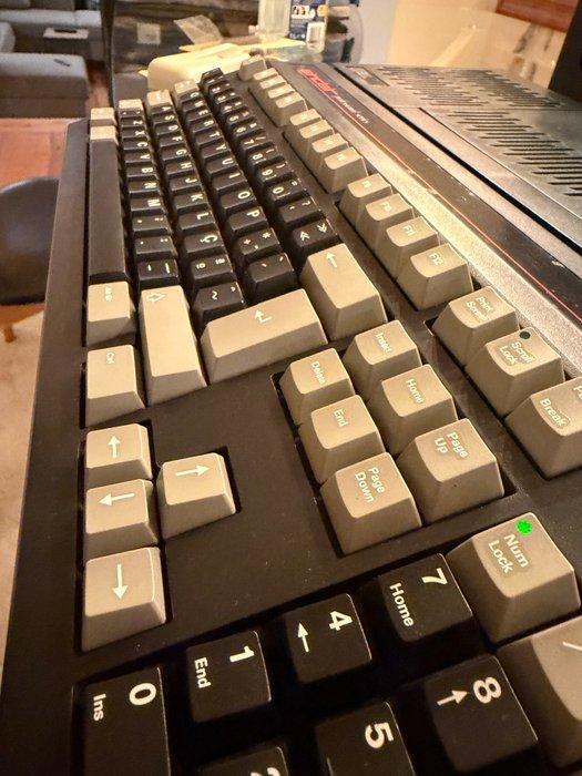 Sinclair PC200 with monitor - Computer, Consoles de jeu & Jeux vidéo, Consoles de jeu | Accessoires Autre