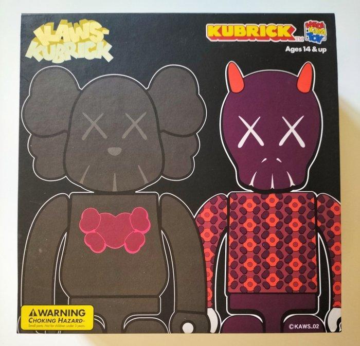 Kaws (1974) - KAWS - Bus Stop Suite 1 - Medicom Toy - 2002, Antiek en Kunst, Kunst | Designobjecten
