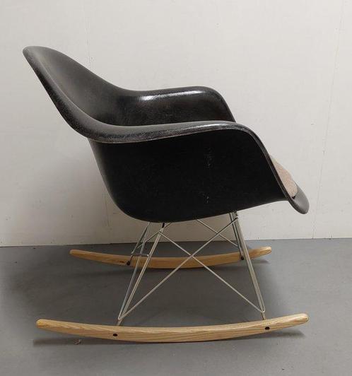 Herman Miller - Charles Eames - Schommelstoel - RAR - Hout,, Antiek en Kunst, Antiek | Meubels | Stoelen en Sofa's