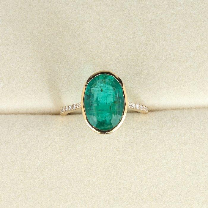 Verlovingsring - 14 karaat Geel goud - 4.05ct. tw. Smaragd -, Handtassen en Accessoires, Antieke sieraden