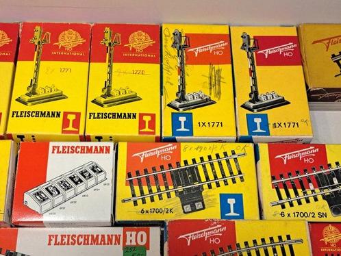 Fleischmann - 32 stuks rail, wissel,sein en regelkast dozen., Hobby en Vrije tijd, Modeltreinen | H0