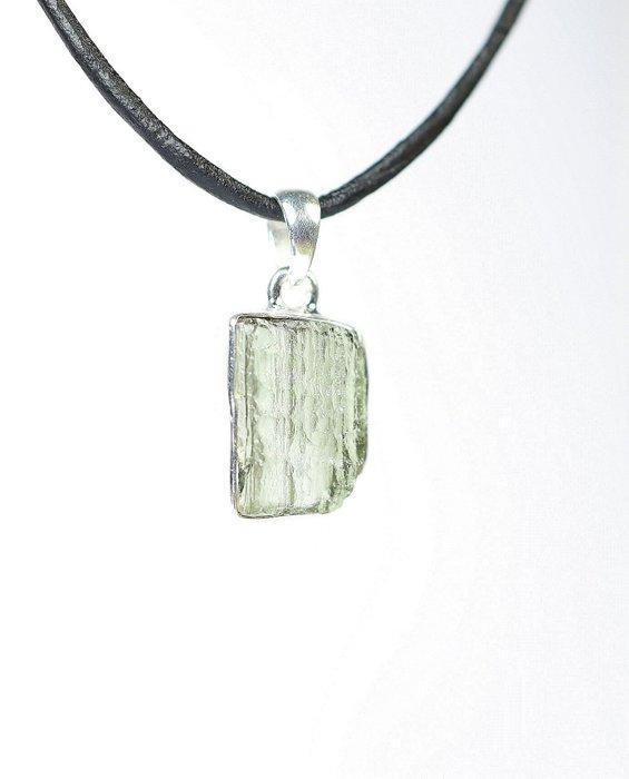 Moldaviet Hanger / nieuw - 1.5 g - (1), Verzamelen, Mineralen en Fossielen