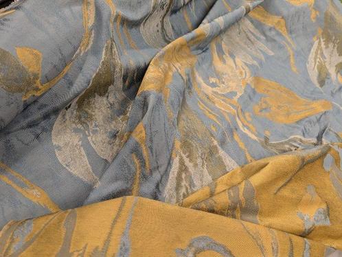 Euripide D Vogue by Fendi Casa: Il Lusso della Seta e, Antiek en Kunst, Antiek | Tapijten, Tafelkleden en Textiel
