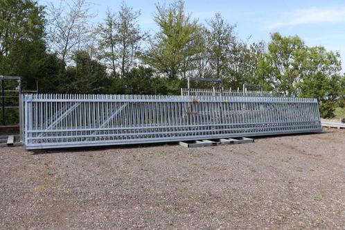 Veiling: Vrijdragende Schuifpoort, Auto-onderdelen, Accu's en Toebehoren, Ophalen
