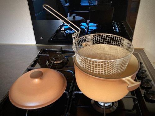 Le Creuset - Enzo Mari - Braadpan -  De mama - Emaille,, Antiek en Kunst, Antiek | Keukengerei