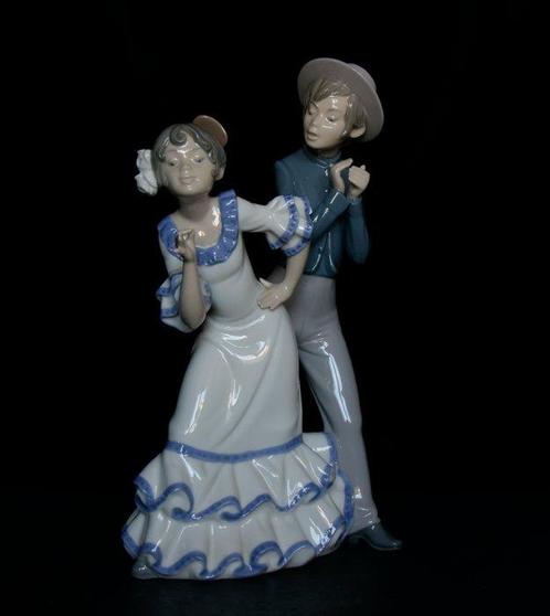 Lladró, by Nao - José Roig - Statue, “Gipsy Group - 27 cm -, Antiek en Kunst, Antiek | Glaswerk en Kristal
