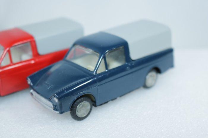 Lion Toys 1:43 - Modelauto (2) - Lot of 2 Lion Car Models:, Hobby en Vrije tijd, Modelauto's | 1:5 tot 1:12