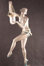 Groot Art Deco beeld - sculptuur, Danseres met lamp - 55 cm