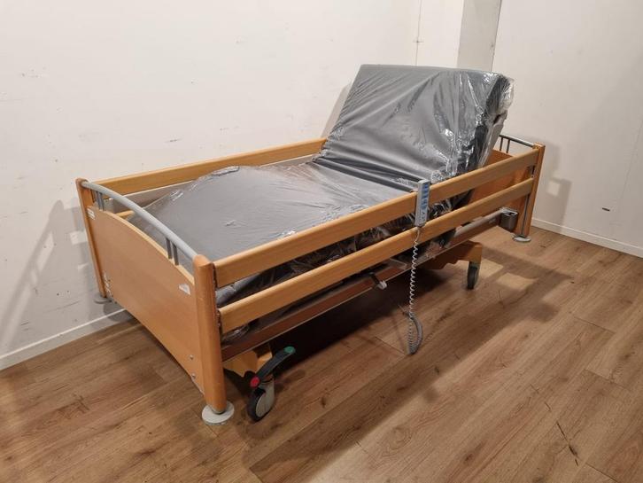 Wissner Bosserhoff Estetica #25D Elektrisch Hoog Laag, Diversen, Verpleegmiddelen, Zo goed als nieuw, Verzenden