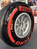 Wiel compleet met band - Pirelli - O.Z - Formule 1 **** NO